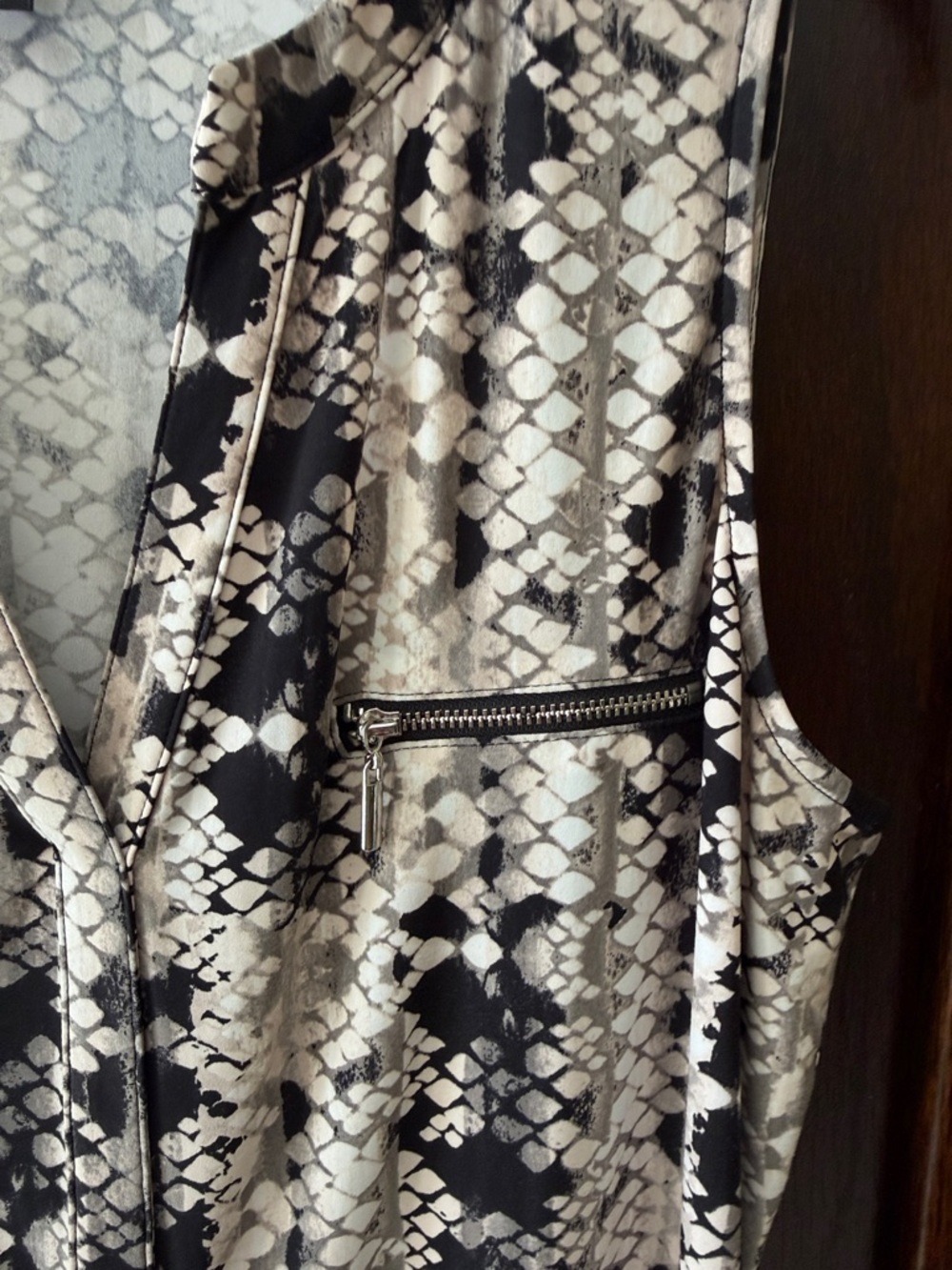 INC International Concepts Black and Cream Snake-Print Sleeveless Top - Picture 3 of 8